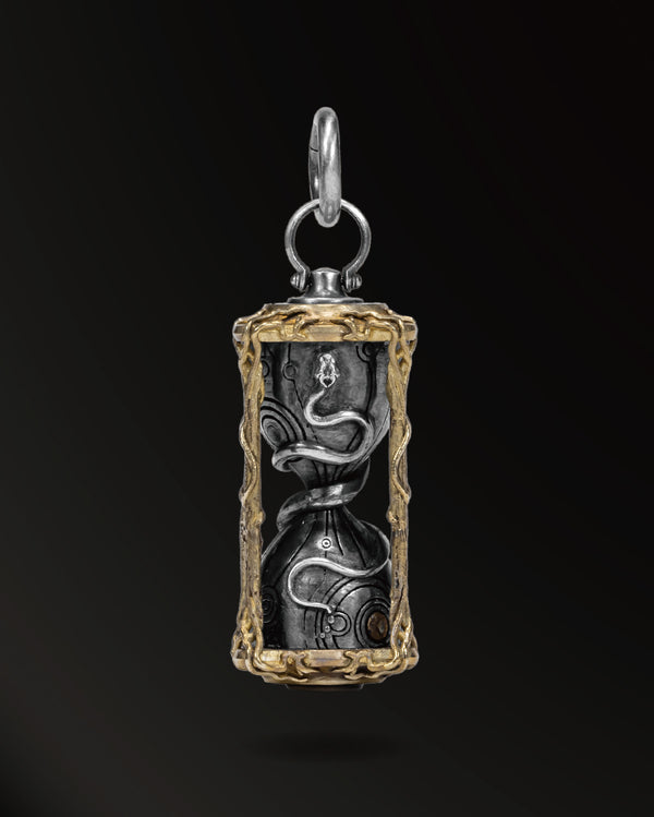 Infinite time hourglass Amulet in 925 Silver