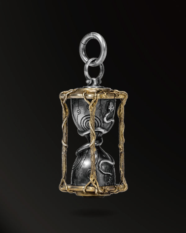 Infinite time hourglass Amulet in 925 Silver